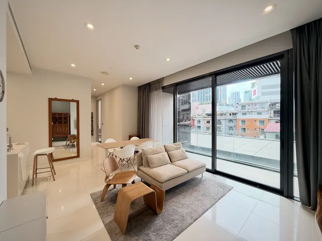 Vittorio Sukhumvit 39, Unit 2A living room